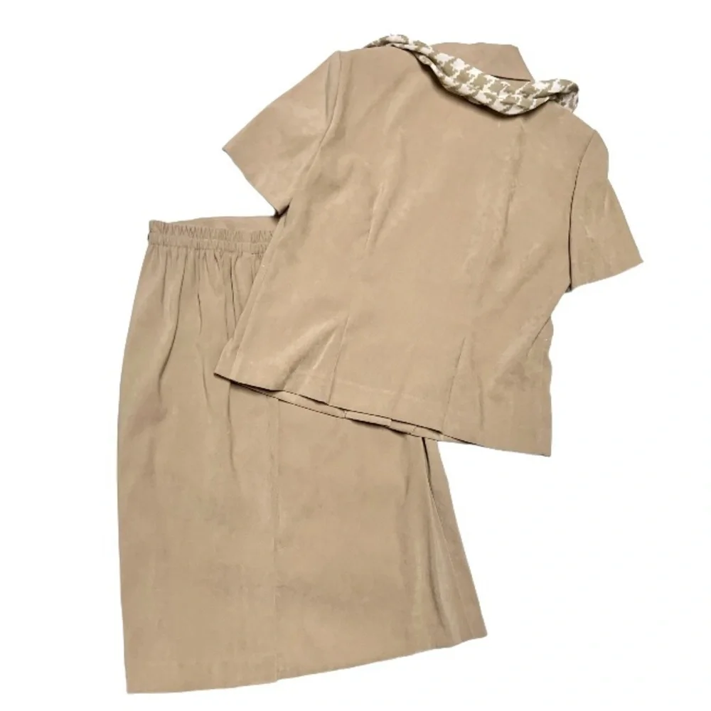 V🌺LESLIE FAY VTG. 2-PIECE FAUX SUEDE BLAZER/TOP WITH SCARF & SKIRT SET NWOT - Picture 2 of 16